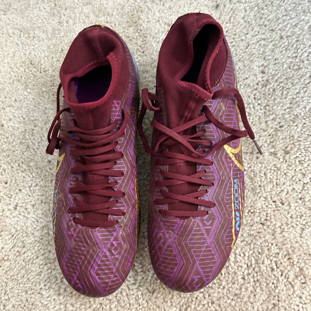 Soccer Cleats (Men Size:8 Women Size: 9)
